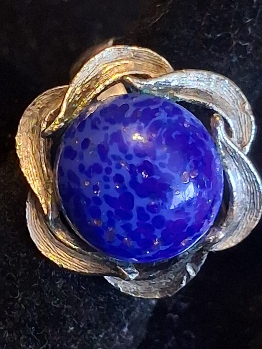 Vintage Look Silvertone Ring with Lapis-Like Deep Blue Stone Adjustable